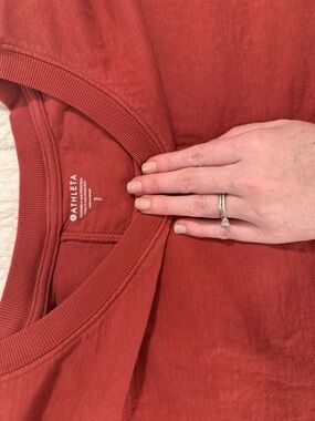 Athleta Womens Rust Red Crewneck Top